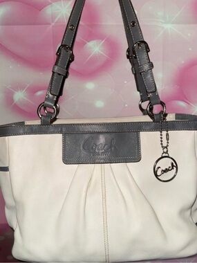 Coach White and Gray Leather Shoulder Bag